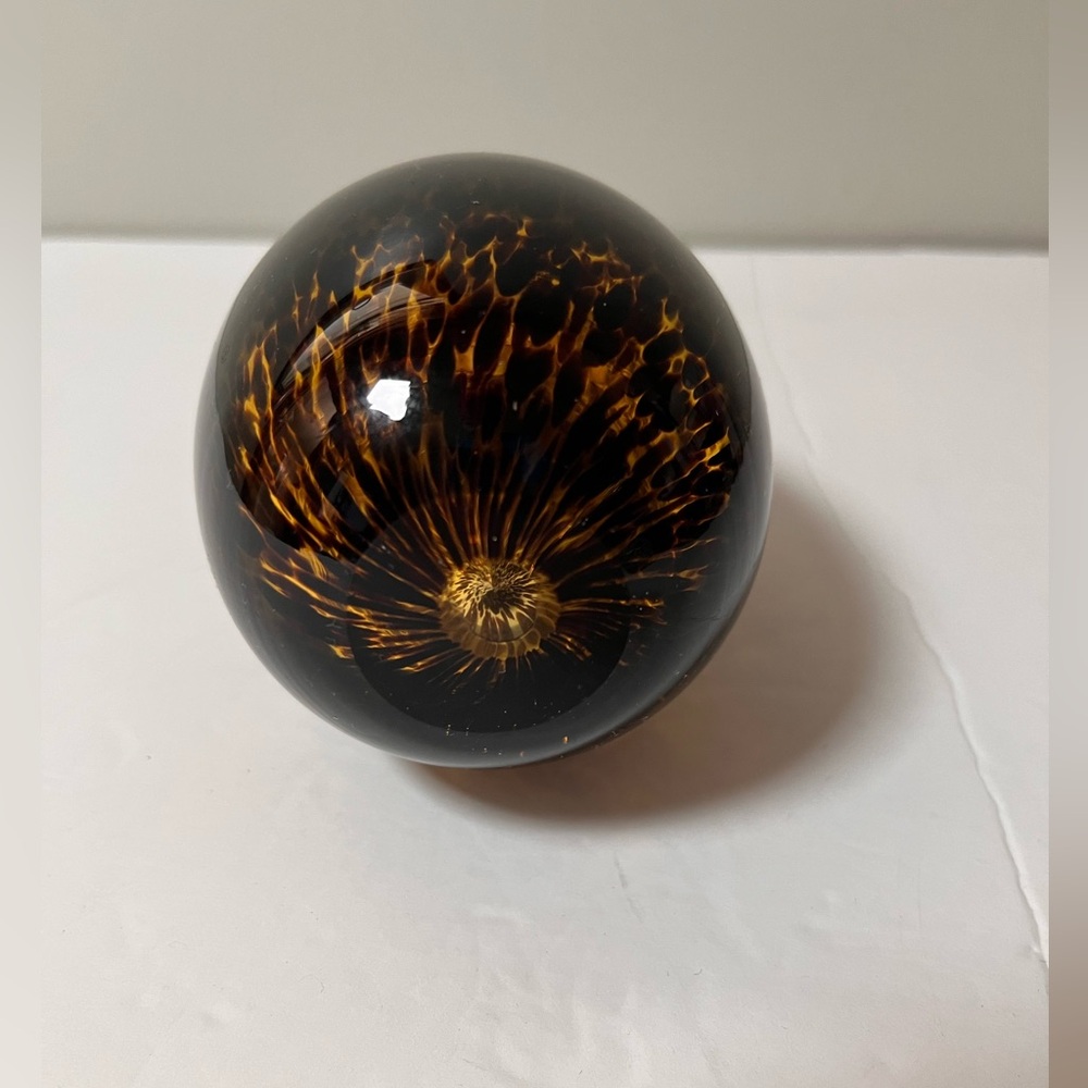 Brown Speckled Mottled Egg Shaped Art Glass Paperweight Oval Decor 4.5”‎ x 3” - Picture 3 of 6